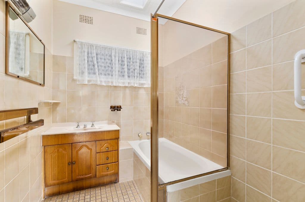 13 Winton Place, Fairy Meadow - Thumbnail 5