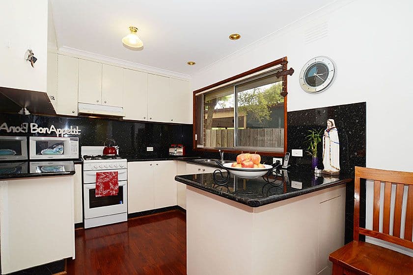 39 Konrads Crescent, MILL PARK VIC 3082, Mill Park - Thumbnail 2