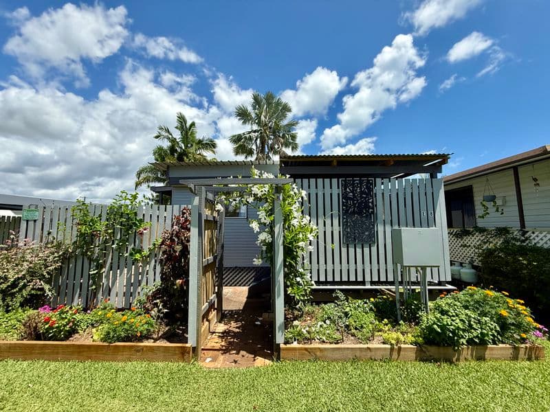 e8 / 61 Ocean Street, Torquay, QLD, Torquay - Image 1