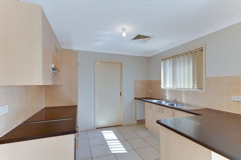 19B Hobler Avenue, WEST HOXTON NSW 2171, West Hoxton - Thumbnail 2