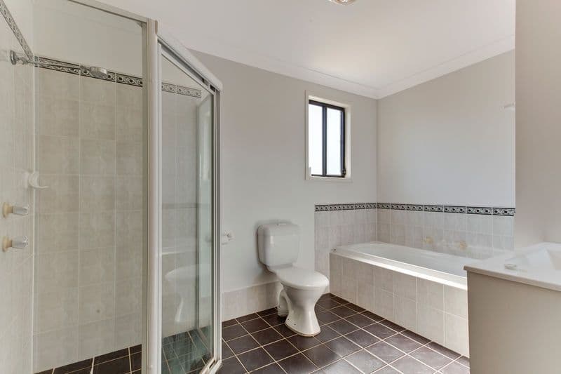 19B Hobler Avenue, WEST HOXTON NSW 2171, West Hoxton - Thumbnail 4