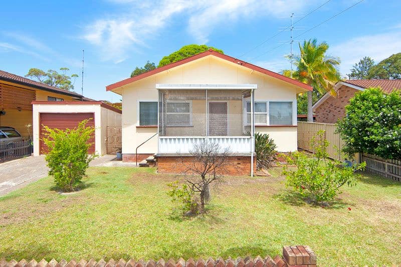 42 Manuka Parade, GOROKAN NSW 2263, Gorokan - Image 1