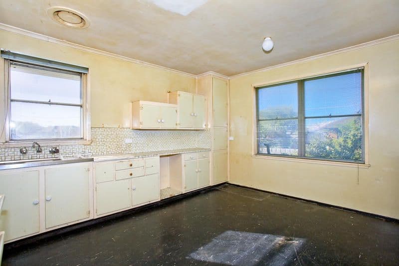 175 St Albans Road, EAST GEELONG VIC 3219, East Geelong - Thumbnail 2