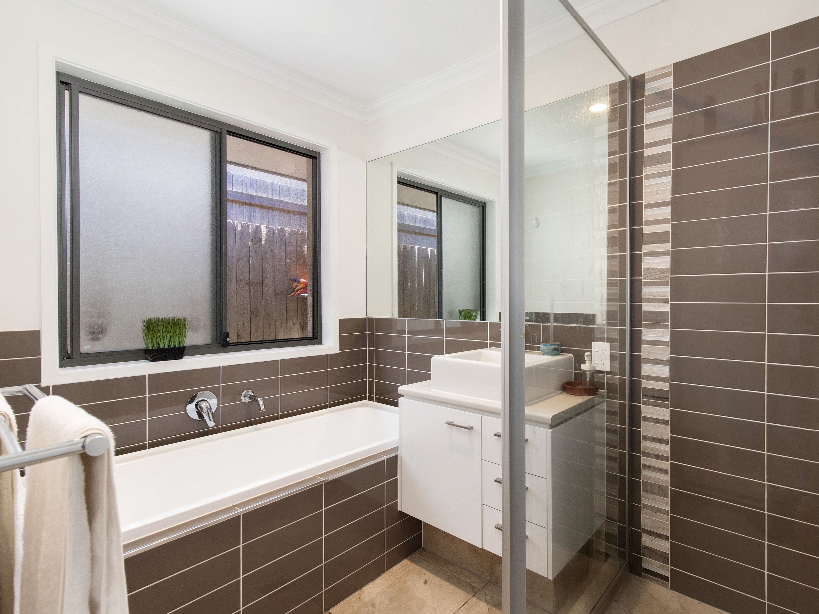 2 Sarah Lane, Upper Coomera QLD 4209, Upper Coomera - Thumbnail 4