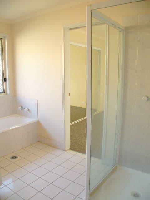 16 Magdalene Street, WYNNUM WEST QLD 4178, Wynnum West - Thumbnail 3