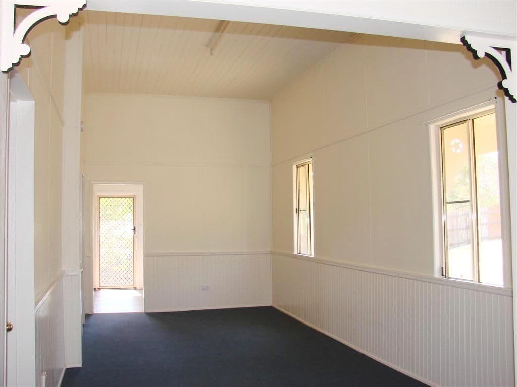 18 Pattison Street, MOUNT MORGAN QLD 4714, Mount Morgan - Thumbnail 4