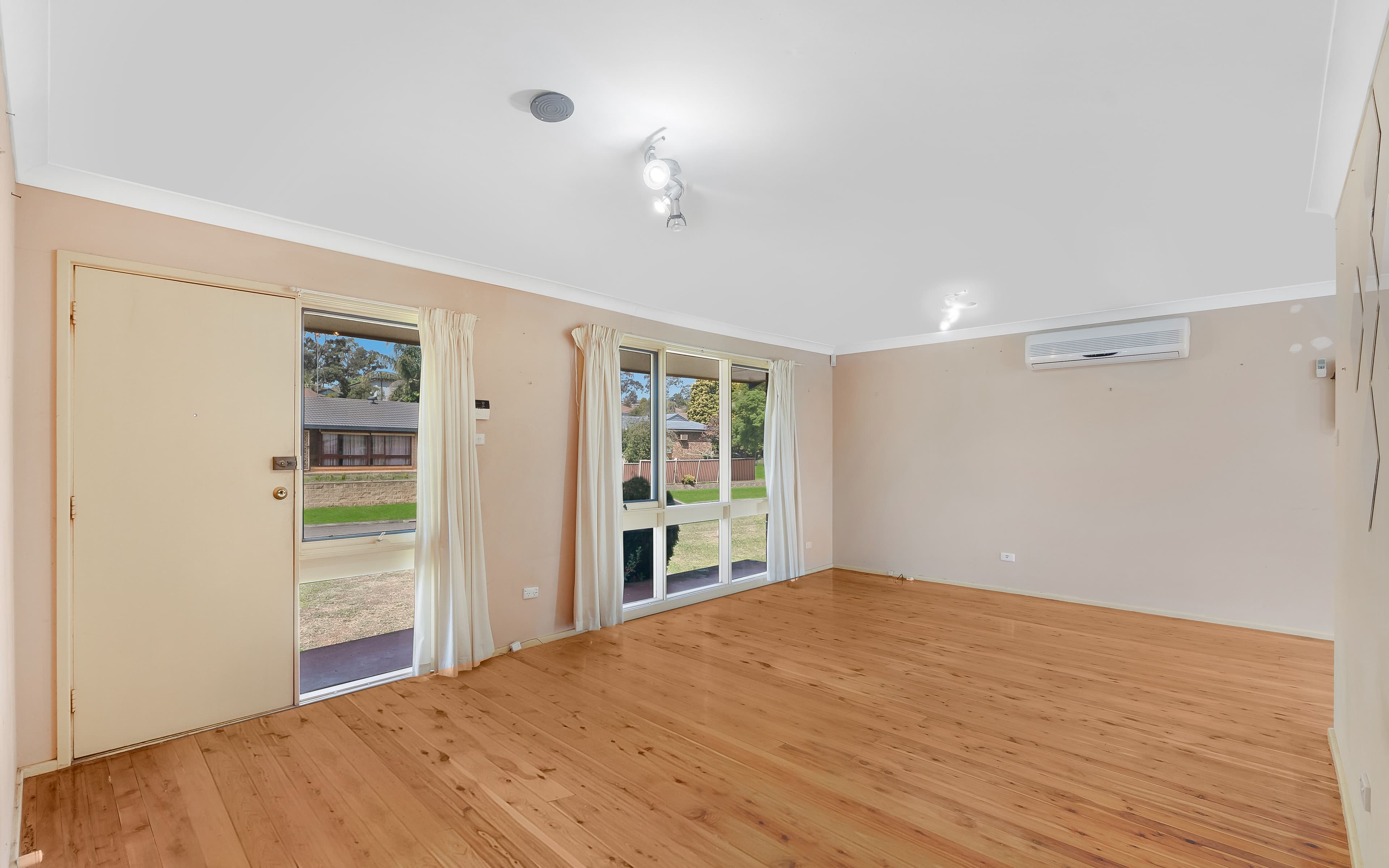 26 Fenton Crescent, Minto NSW 2566, Minto - Thumbnail 2