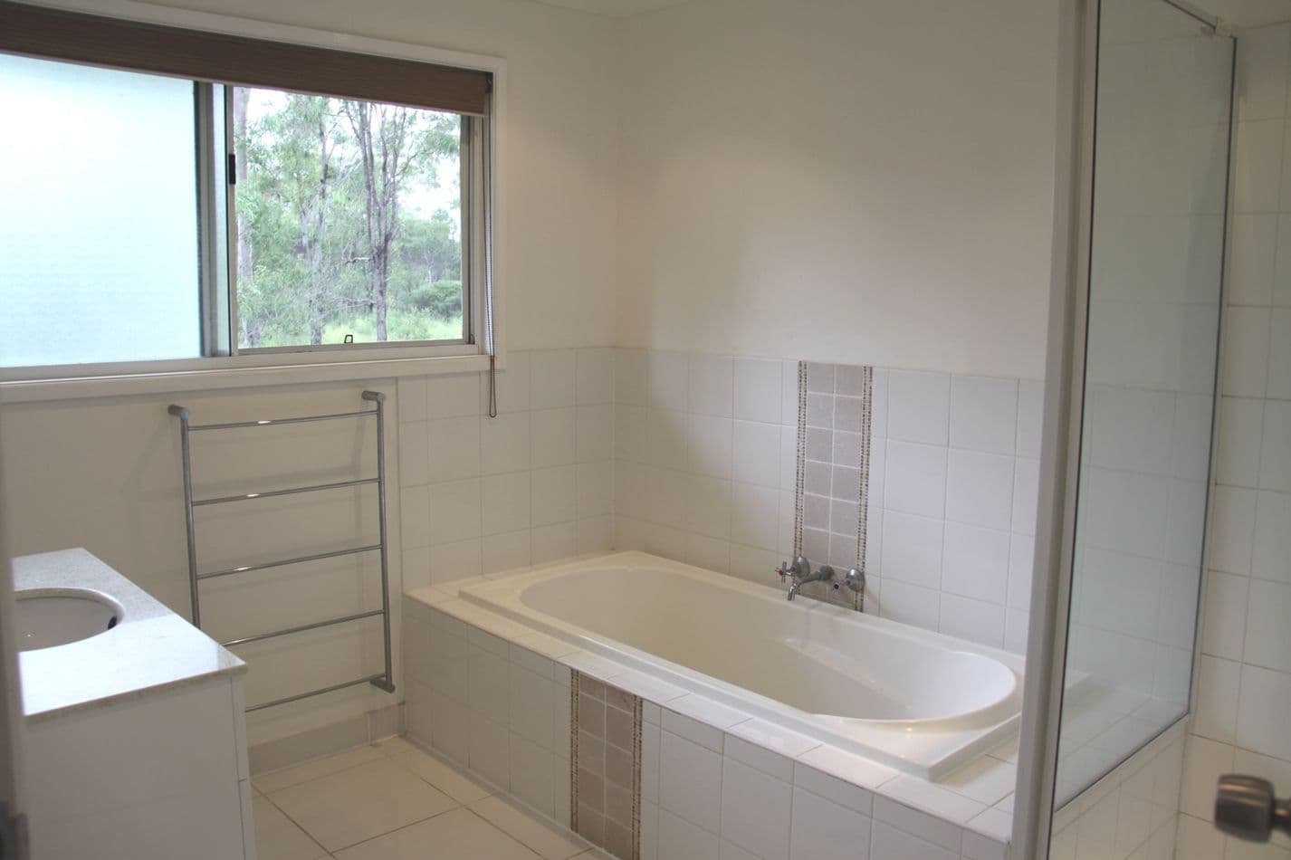 9 Eugenia Street, Boyne Island QLD 4680, Boyne Island - Thumbnail 5