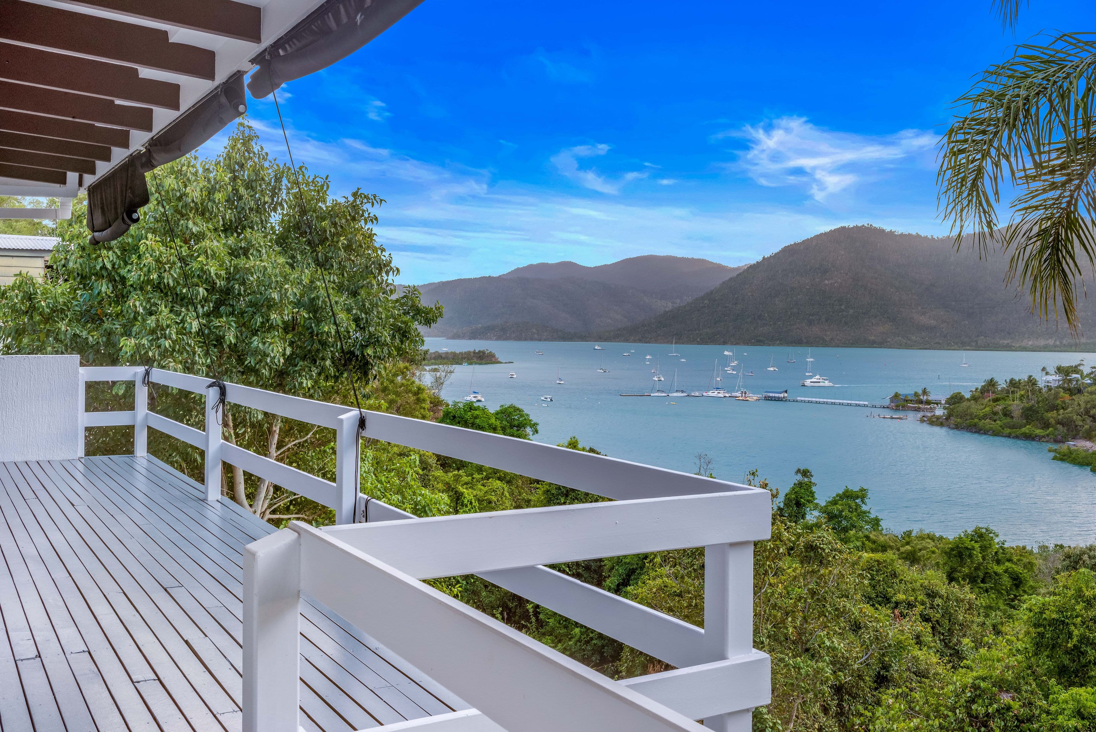 4 Harbour Avenue, Shute Harbour QLD 4802, Shute Harbour - Thumbnail 2