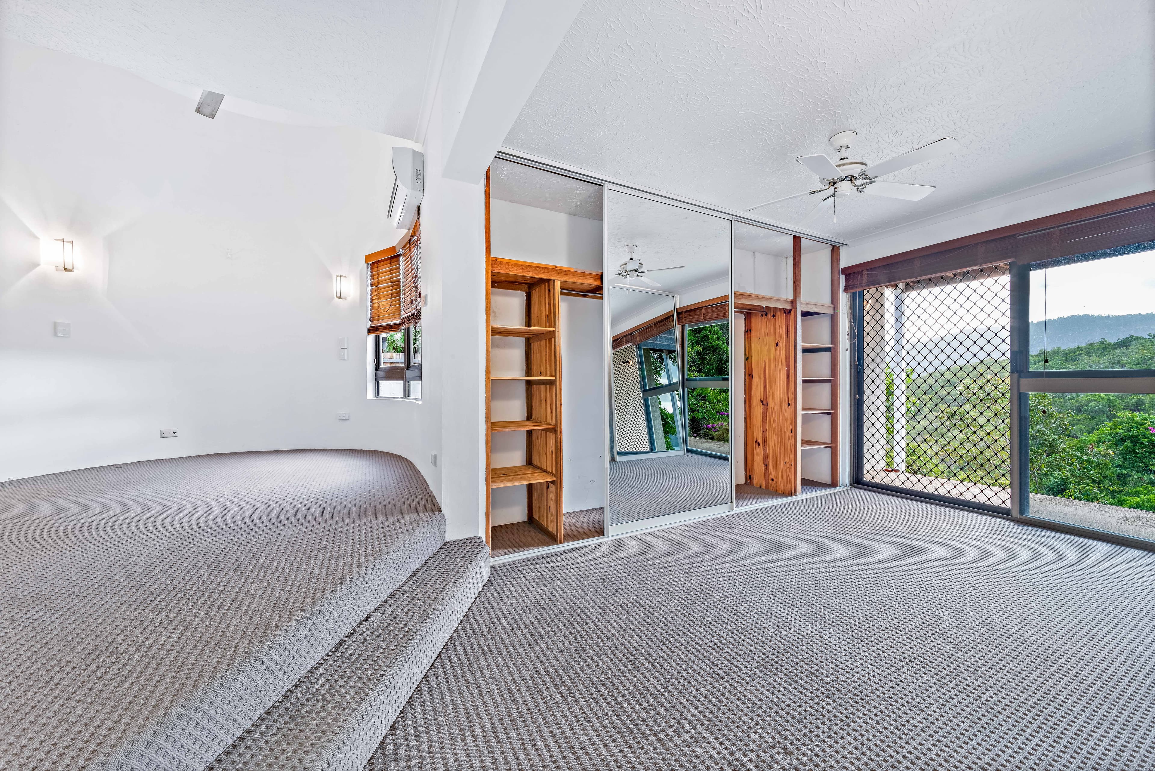 4 Harbour Avenue, Shute Harbour QLD 4802, Shute Harbour - Thumbnail 6
