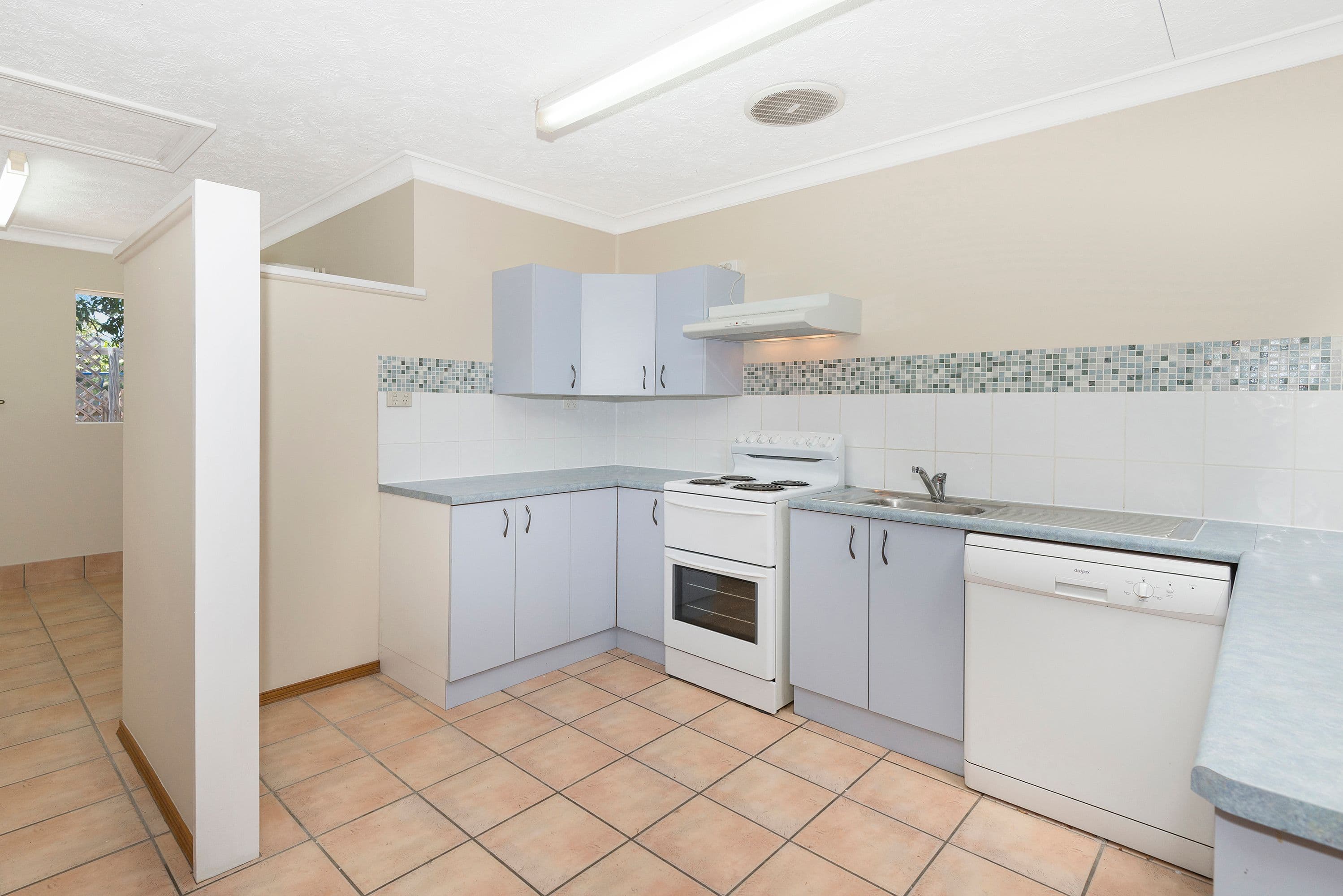 14 Wood Street, Mundingburra QLD 4812, Mundingburra - Thumbnail 2