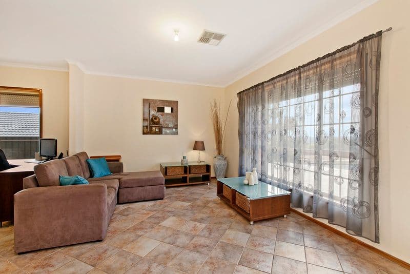 4 Trowbridge Circuit, GULFVIEW HEIGHTS SA 5096, Gulfview Heights - Thumbnail 5