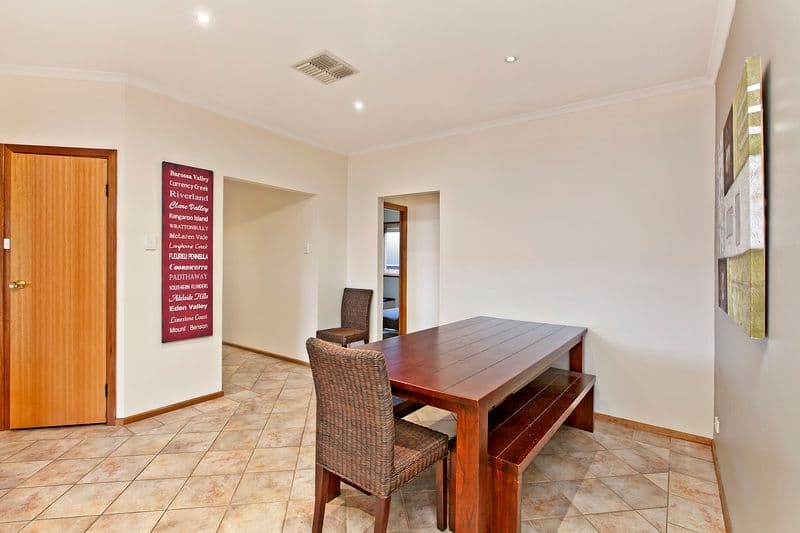 4 Trowbridge Circuit, GULFVIEW HEIGHTS SA 5096, Gulfview Heights - Thumbnail 7