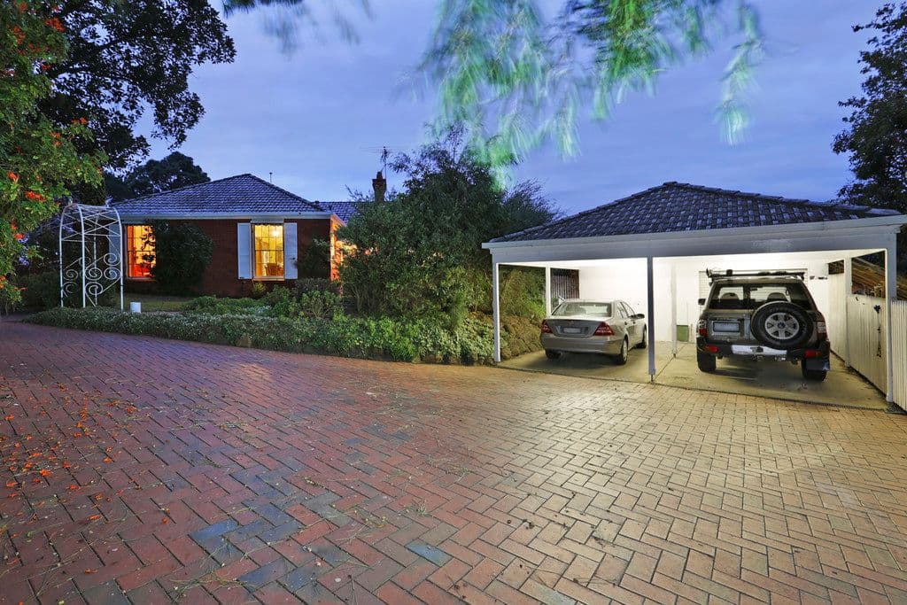 3 Keram Crescent, Highton VIC 3216, Highton - Thumbnail 2