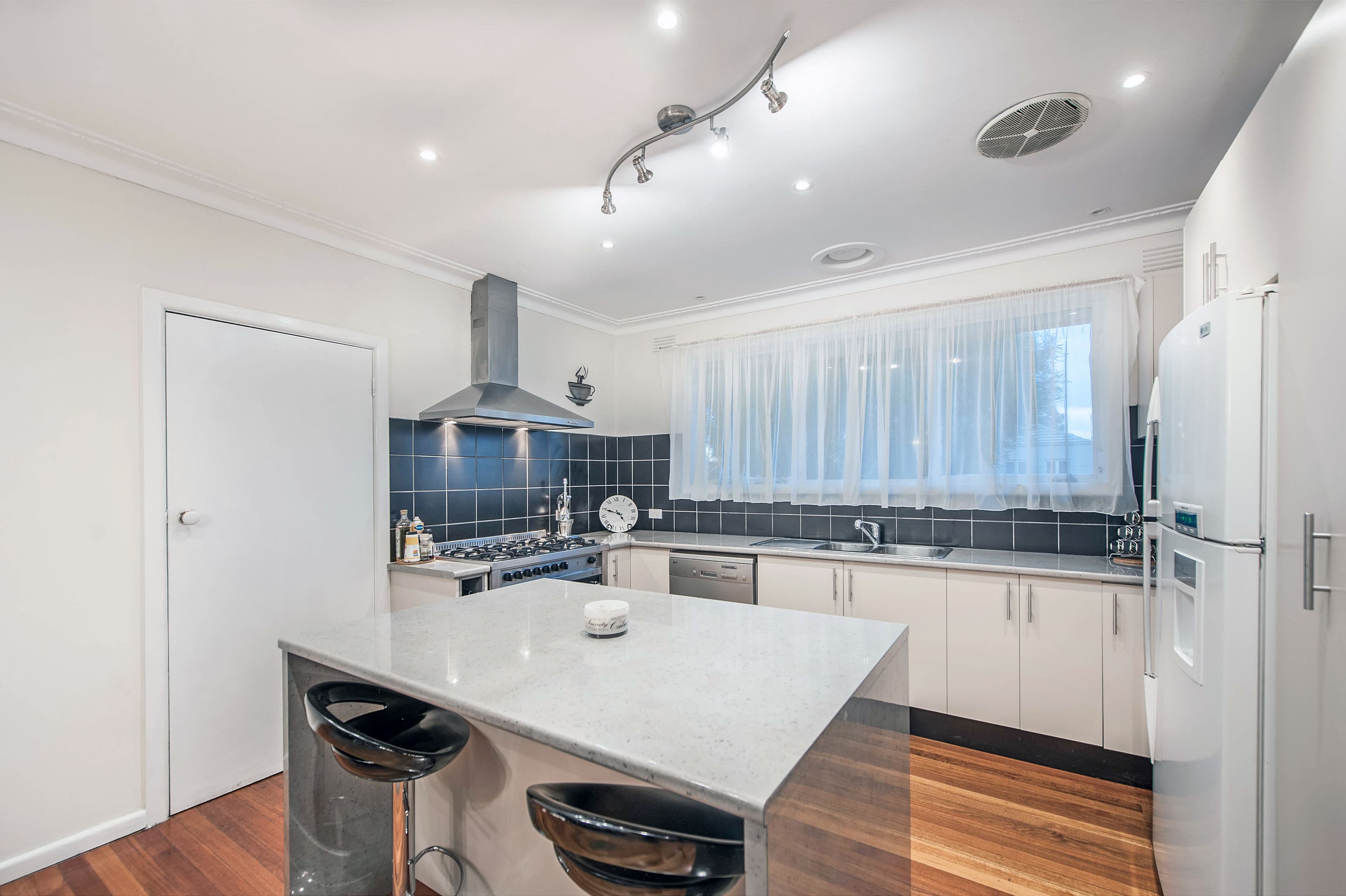 27 Inverness Street, Reservoir VIC 3073, Reservoir - Thumbnail 5
