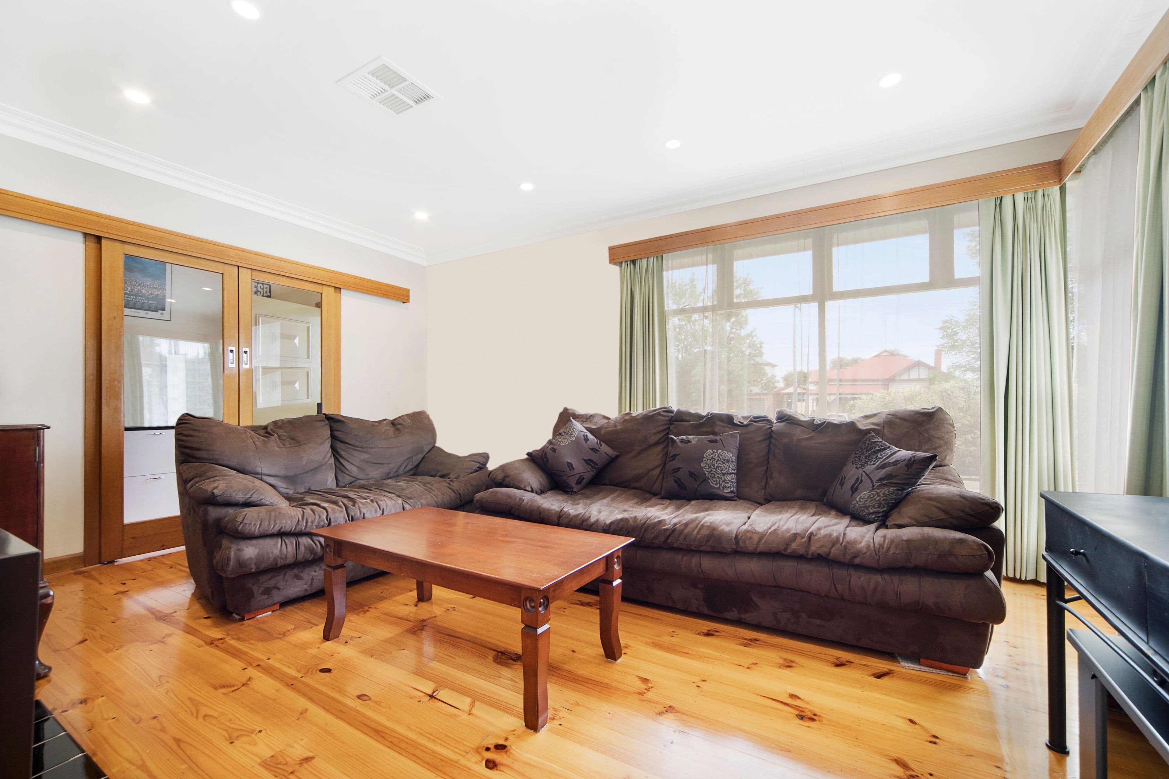 22 Edinburgh Drive, Townsend - Thumbnail 2