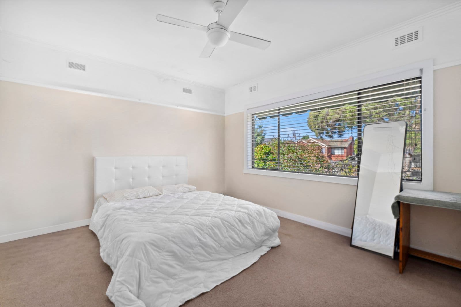 63 Sinclair Street, Colac VIC 3250, Colac - Thumbnail 3