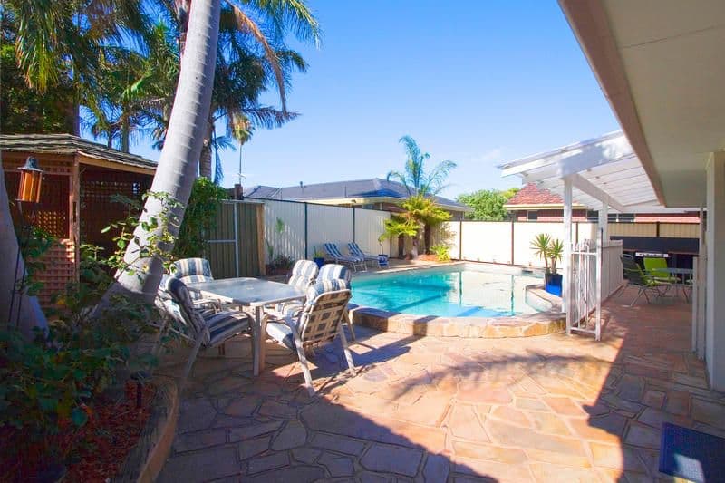 11  Snowdon Drive, CHELTENHAM VIC 3192, Cheltenham - Thumbnail 2