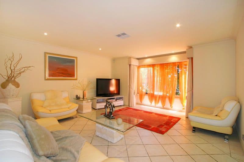 11  Snowdon Drive, CHELTENHAM VIC 3192, Cheltenham - Thumbnail 5
