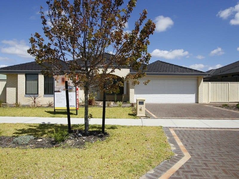 15 Amethyst Parkway, AVELEY WA 6069, Aveley - Thumbnail 2