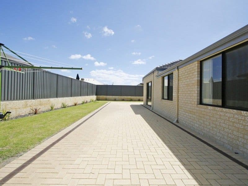15 Amethyst Parkway, AVELEY WA 6069, Aveley - Thumbnail 5