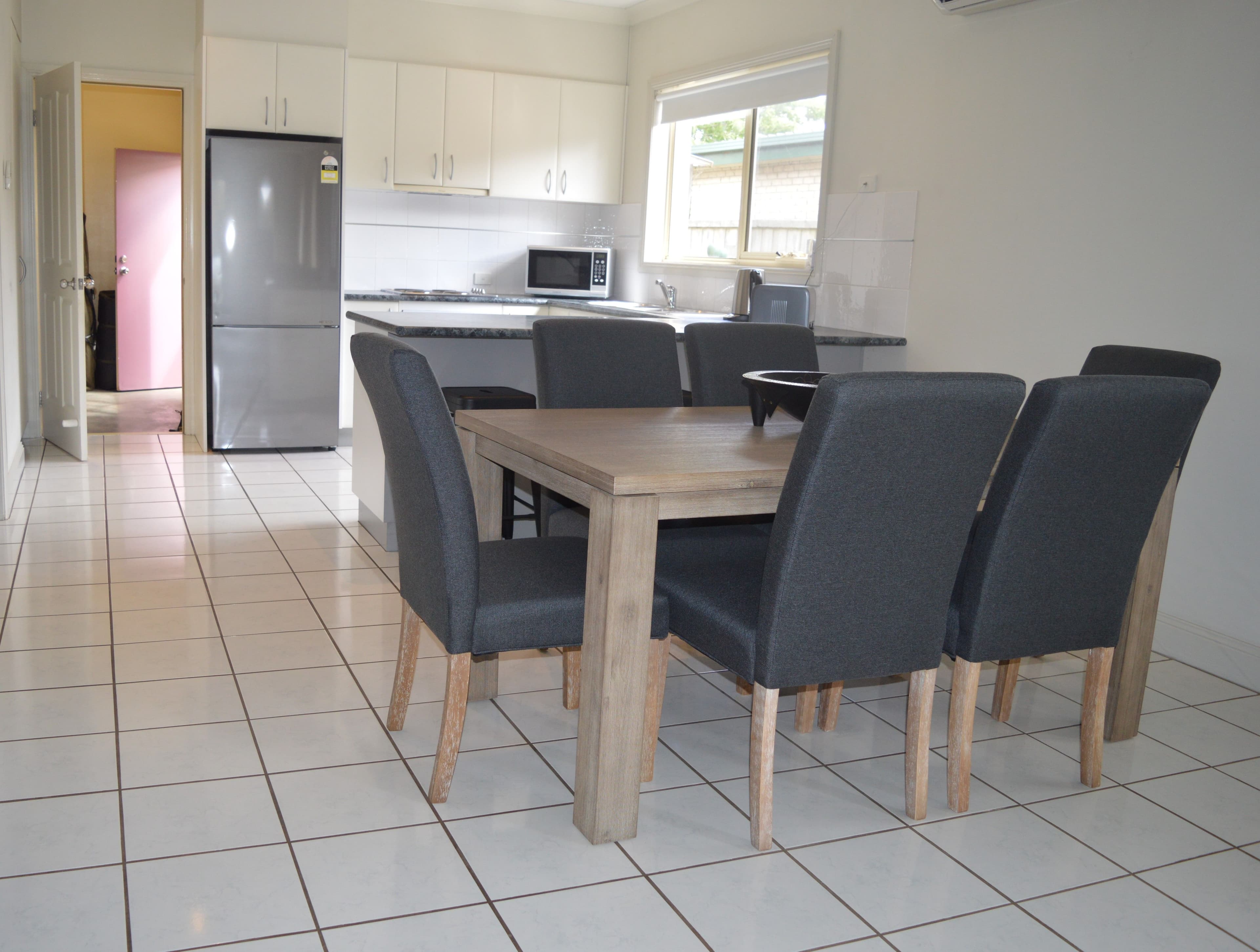Unit 1 406 Commercial Road, Yarram VIC 3971, Yarram - Thumbnail 3