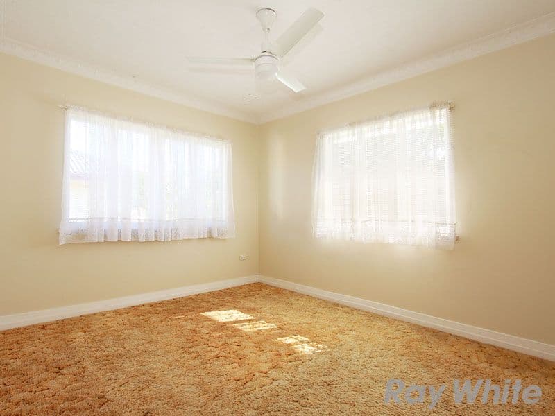 21 Vaucluse Street, WAVELL HEIGHTS QLD 4012, Wavell Heights - Thumbnail 5