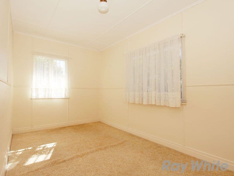 21 Vaucluse Street, WAVELL HEIGHTS QLD 4012, Wavell Heights - Thumbnail 6