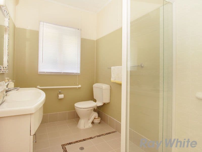 21 Vaucluse Street, WAVELL HEIGHTS QLD 4012, Wavell Heights - Thumbnail 7