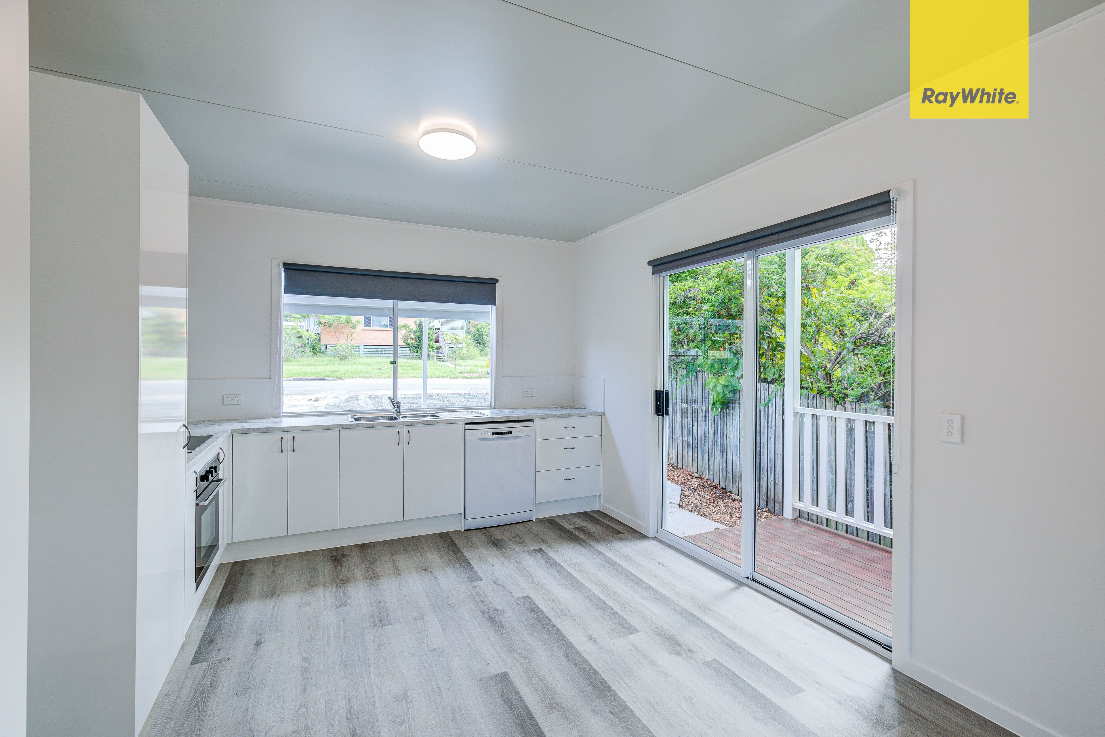 38 Albert Street, Woodridge QLD 4114, Woodridge - Thumbnail 2