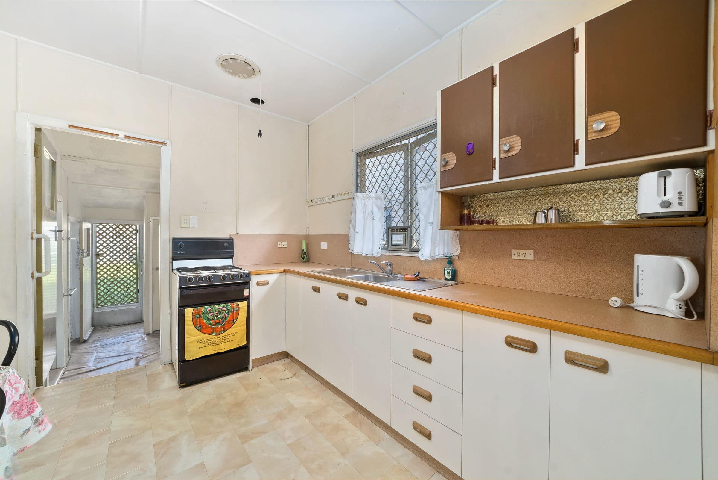 182 Scarborough Road, Scarborough QLD 4020, Scarborough - Thumbnail 5
