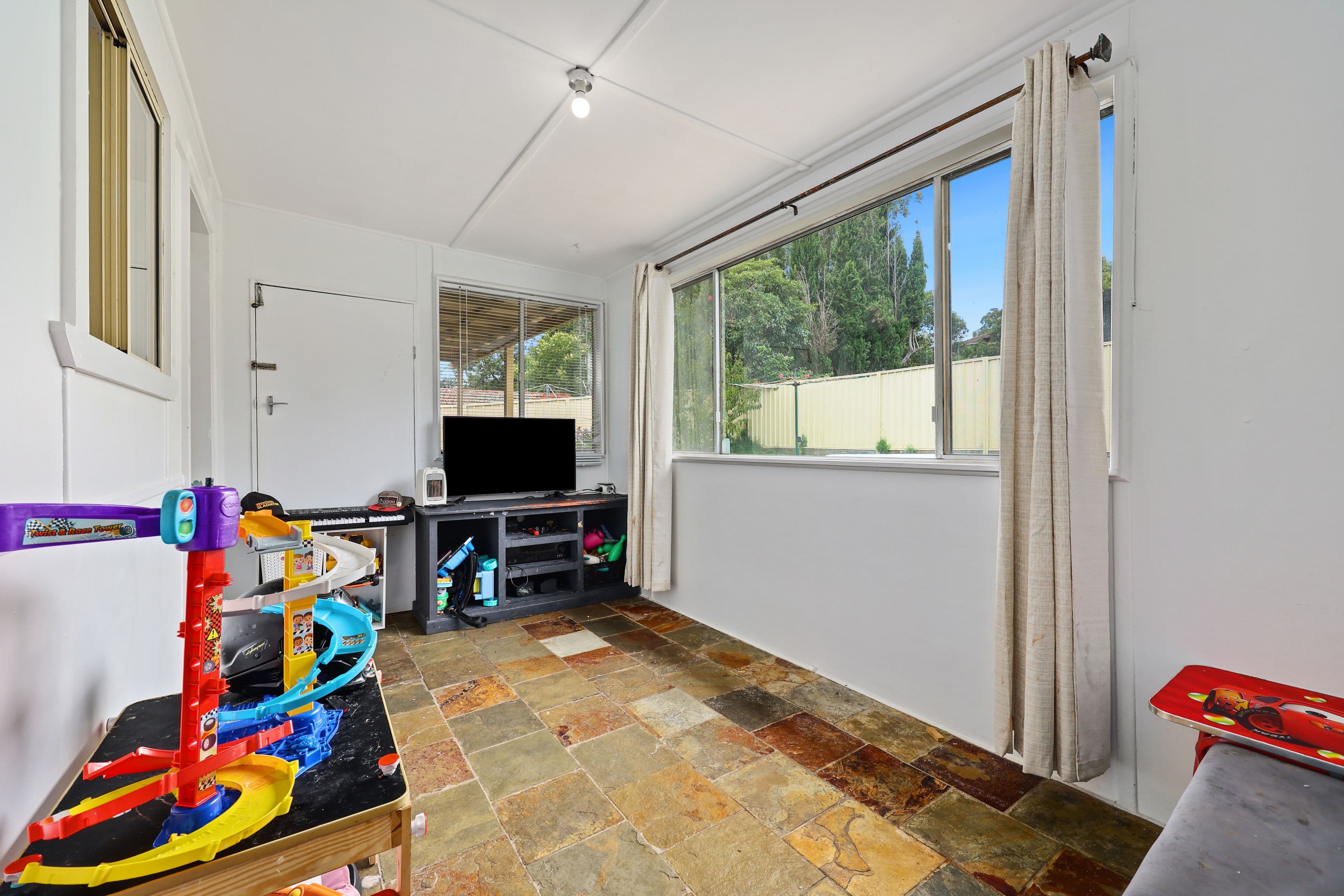43 Farnsworth Avenue, Campbelltown NSW 2560, Campbelltown - Thumbnail 8