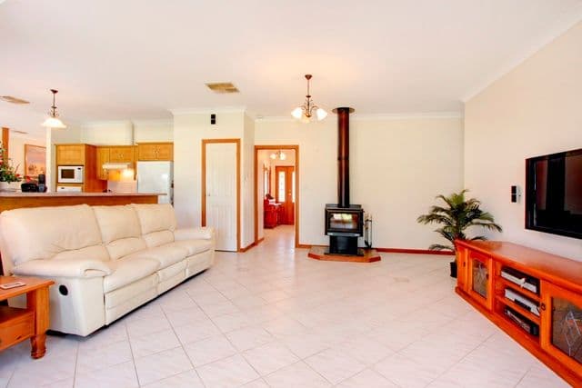 12 Coombs Court, LEWISTON SA 5501, Lewiston - Thumbnail 5