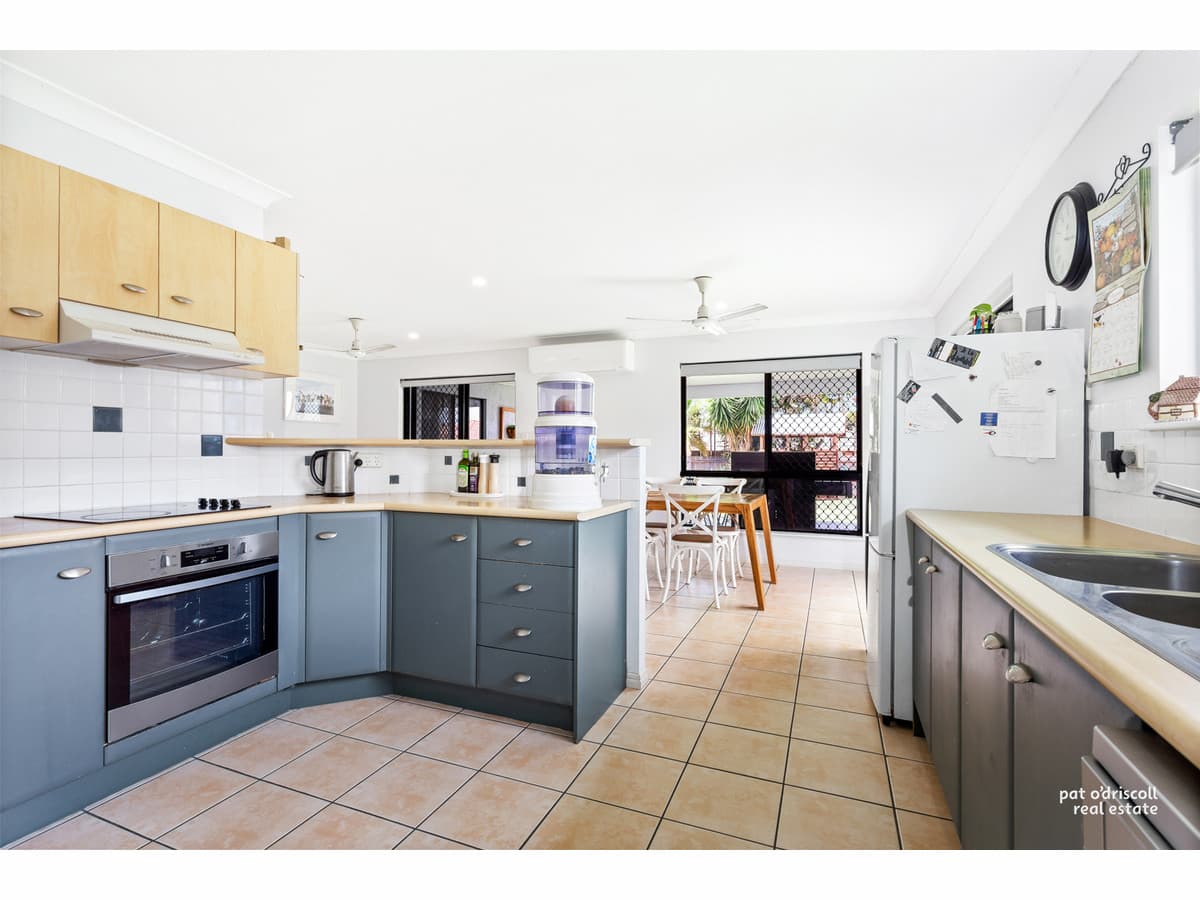 25 Springfield Drive, Norman Gardens QLD, Emerald - Thumbnail 2