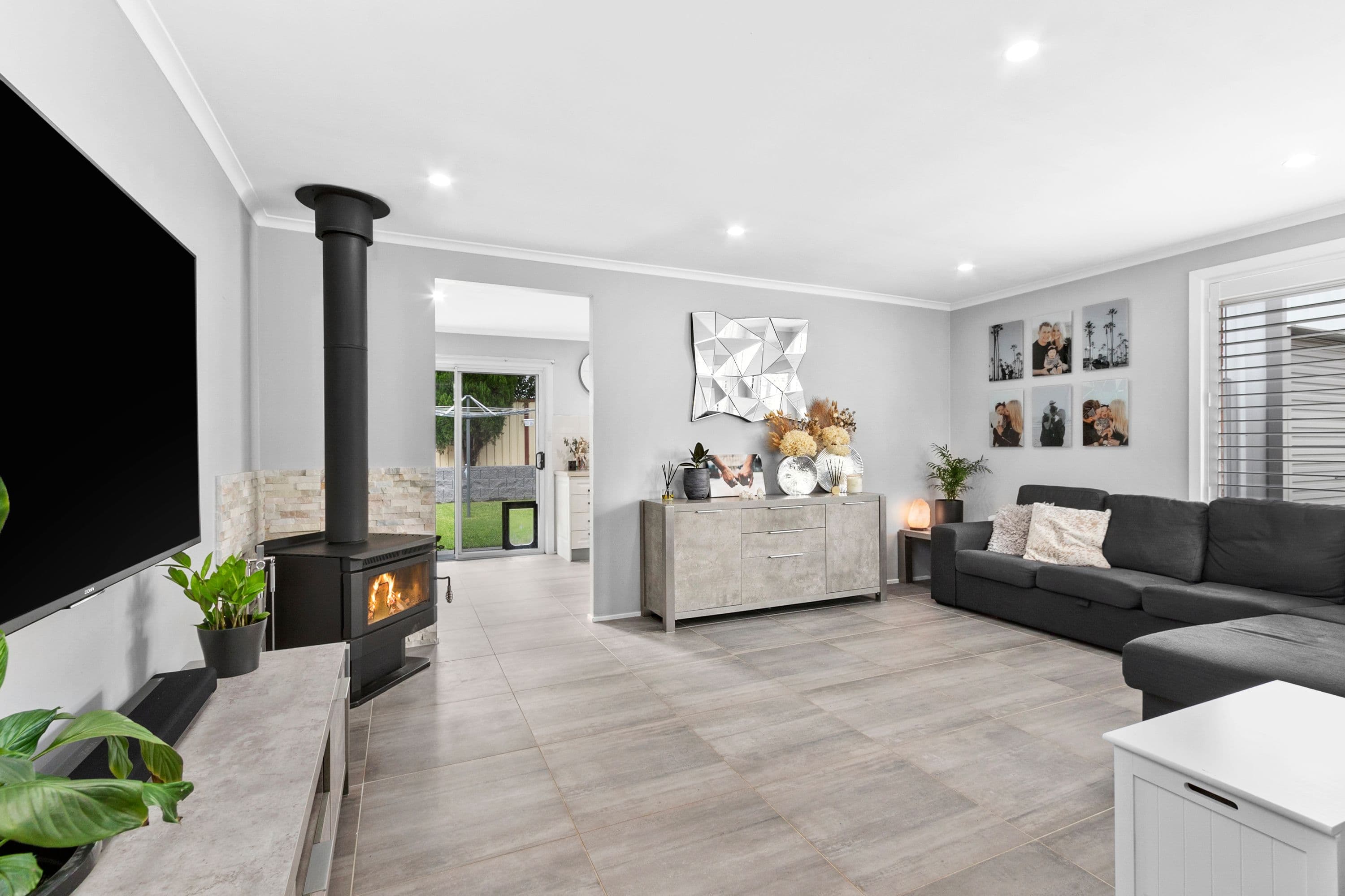 1/14 Trembath Court, Altona Meadows - Thumbnail 2