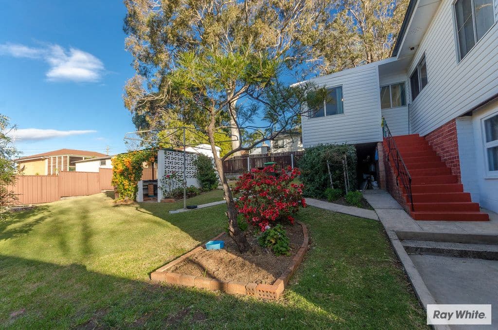 15 Burrell Crescent, DAPTO NSW 2530, Dapto - Thumbnail 4