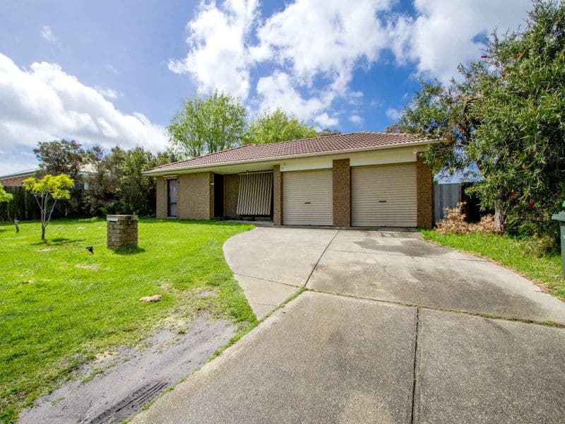 18 Moorhead Avenue, MORNINGTON VIC 3931, Mornington - Thumbnail 2