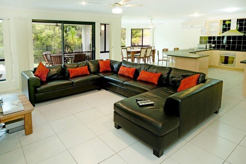 36 Gippsland Drive, HELENSVALE QLD 4212, Helensvale - Thumbnail 3