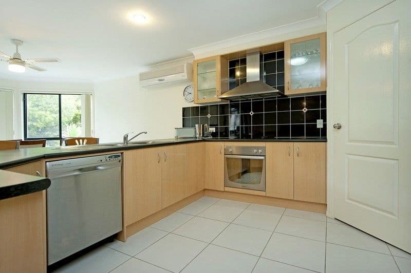 36 Gippsland Drive, HELENSVALE QLD 4212, Helensvale - Thumbnail 5