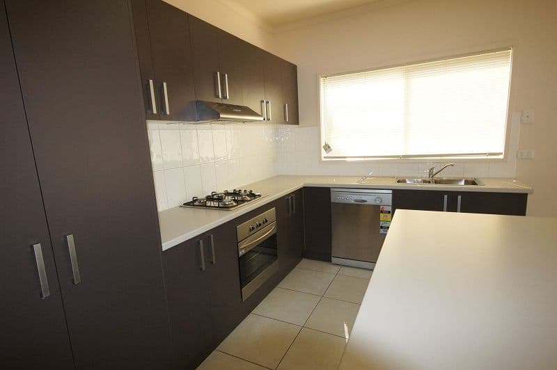124a Ahern Road, PAKENHAM VIC 3810, Pakenham - Thumbnail 2