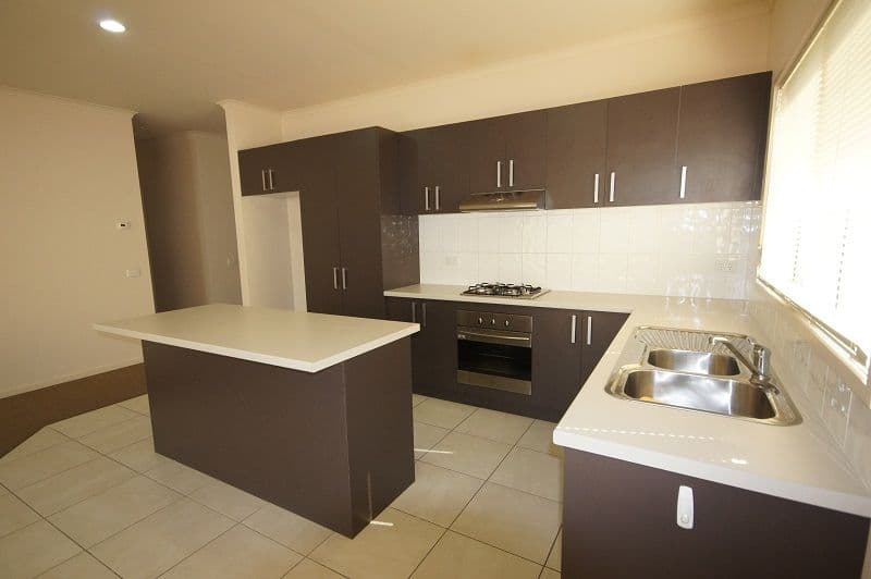 124a Ahern Road, PAKENHAM VIC 3810, Pakenham - Thumbnail 3
