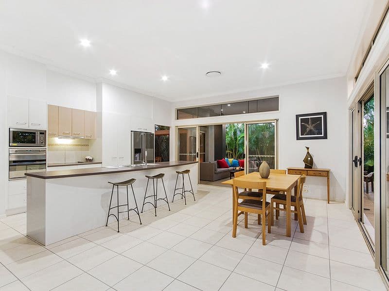 11 Calmwater Crescent, Helensvale QLD 4212, Helensvale - Thumbnail 8