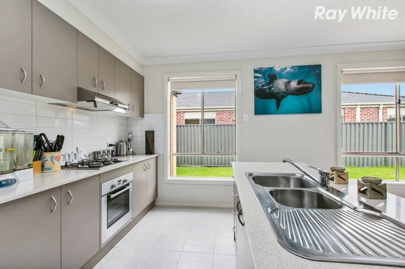 45 Pomegranate Way, Pakenham VIC 3810, Pakenham - Thumbnail 2