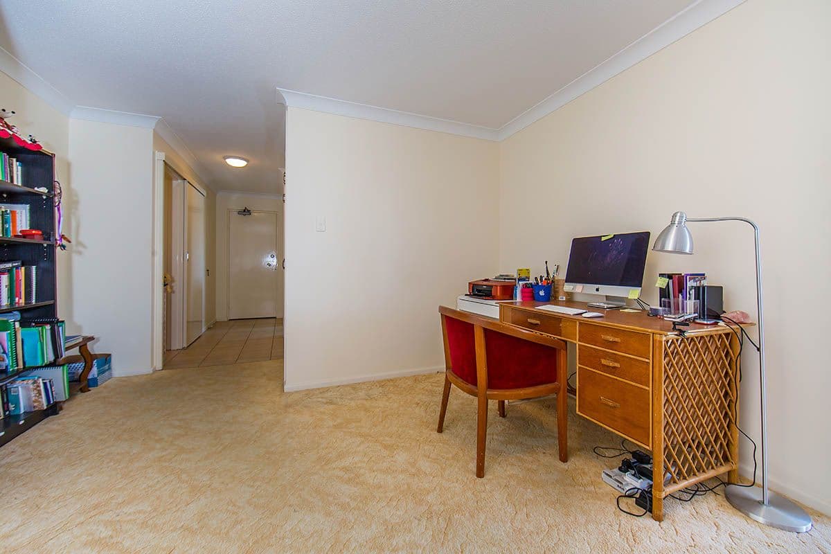 707
                Uralla
                Avenue
            
            
            
            albury
            
            
            NSW,
            2640, Albury - Thumbnail 6