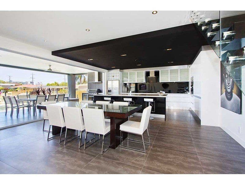 21 Merrimac Boulevard, BROADBEACH WATERS QLD 4218, Broadbeach Waters - Thumbnail 3