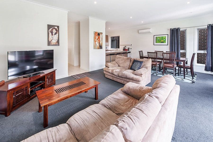 4 Jarrah Place, Craigieburn VIC 3064, Craigieburn - Thumbnail 3