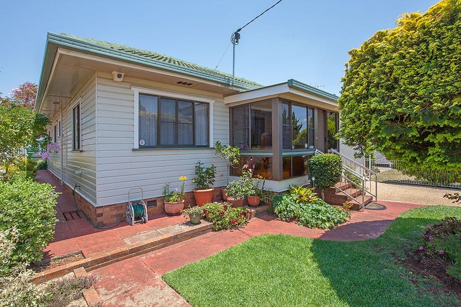 11 Goodwood Street, NEWTOWN QLD 4350, Newtown - Thumbnail 2