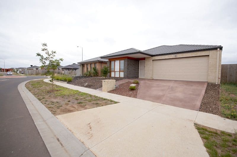 6 Tavor Street, Tarneit VIC 3029, Tarneit - Thumbnail 2