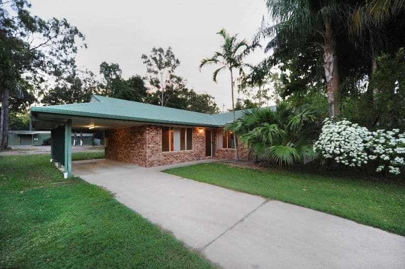12 Hazelwood Crescent, CANNONVALE QLD 4802, Cannonvale - Thumbnail 4