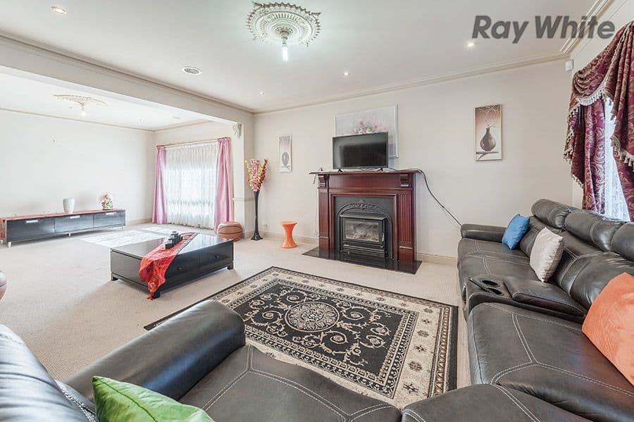 21 Broadhurst Way, Caroline Springs VIC 3023, Caroline Springs - Thumbnail 4